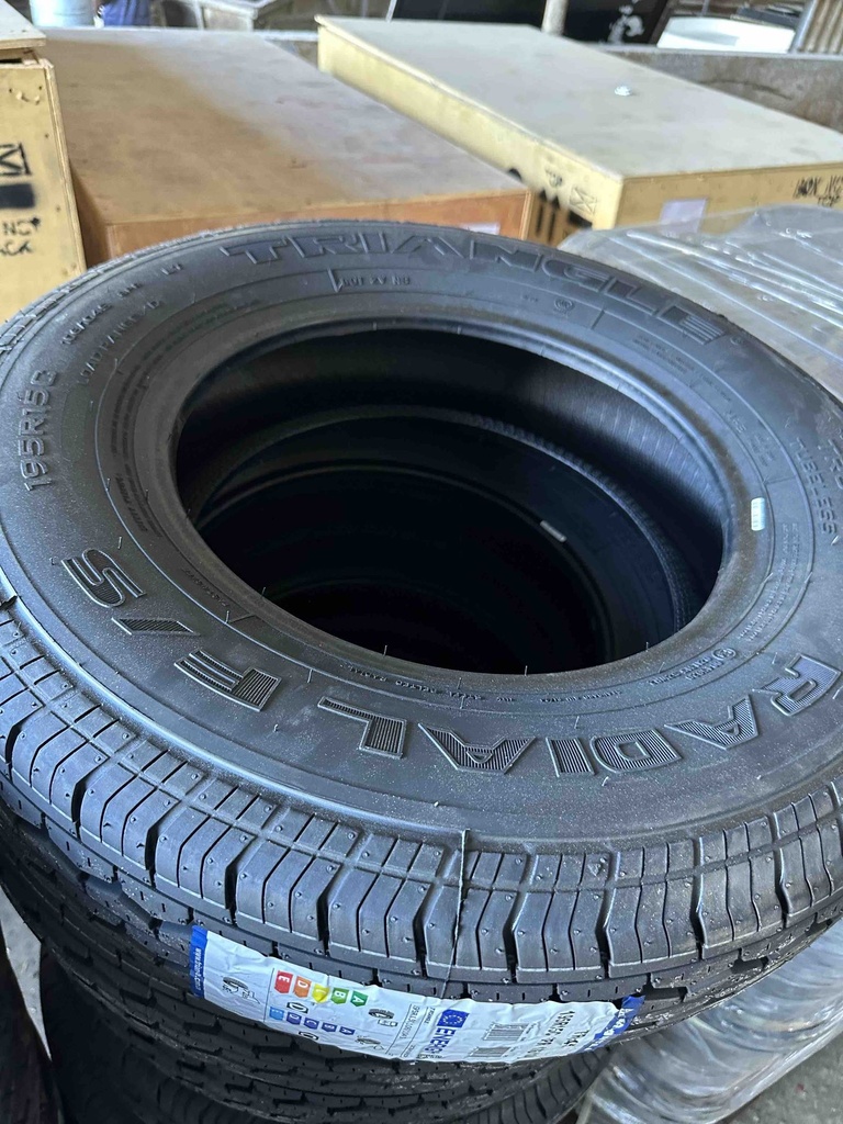 Tire 195R15C 8PR, TR645