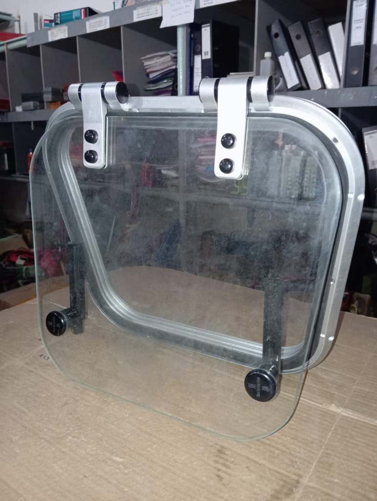 Marine, Hatch Deck Window, Clear Glass, 450MM x 400MM