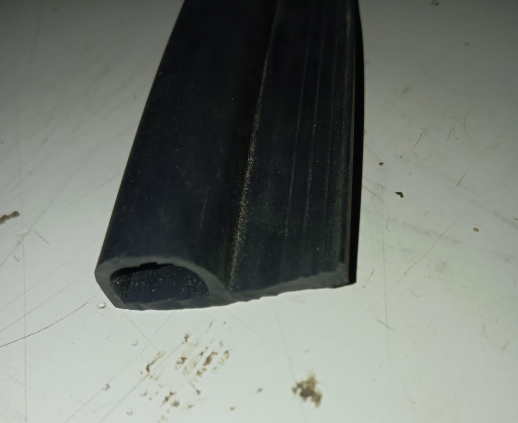 EPDM Rubber Sealing Strip, Black 13MM*32MM
