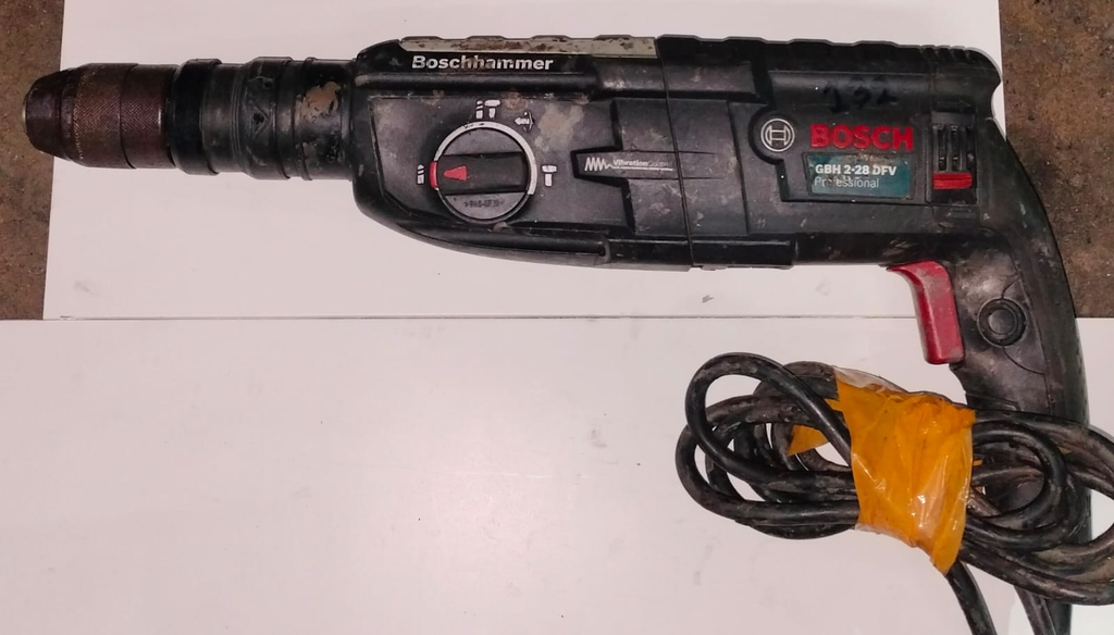 (R) Bosch Rotary Hammer Drill GBH 2-28 DVV 820W 220-240V (Used)
