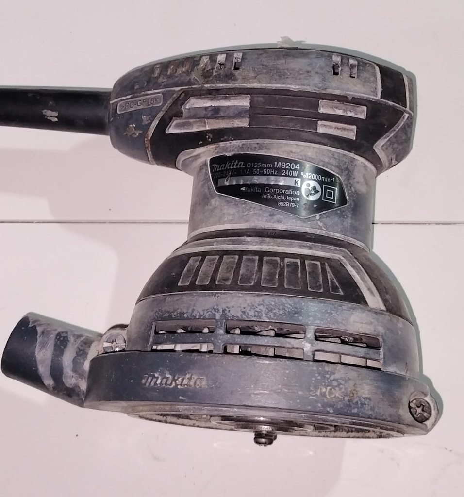 (R) Makita Orbital Sander 240W M9204 (Used) 