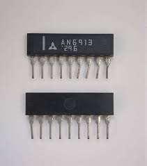 Dual Comparator IC AN6913