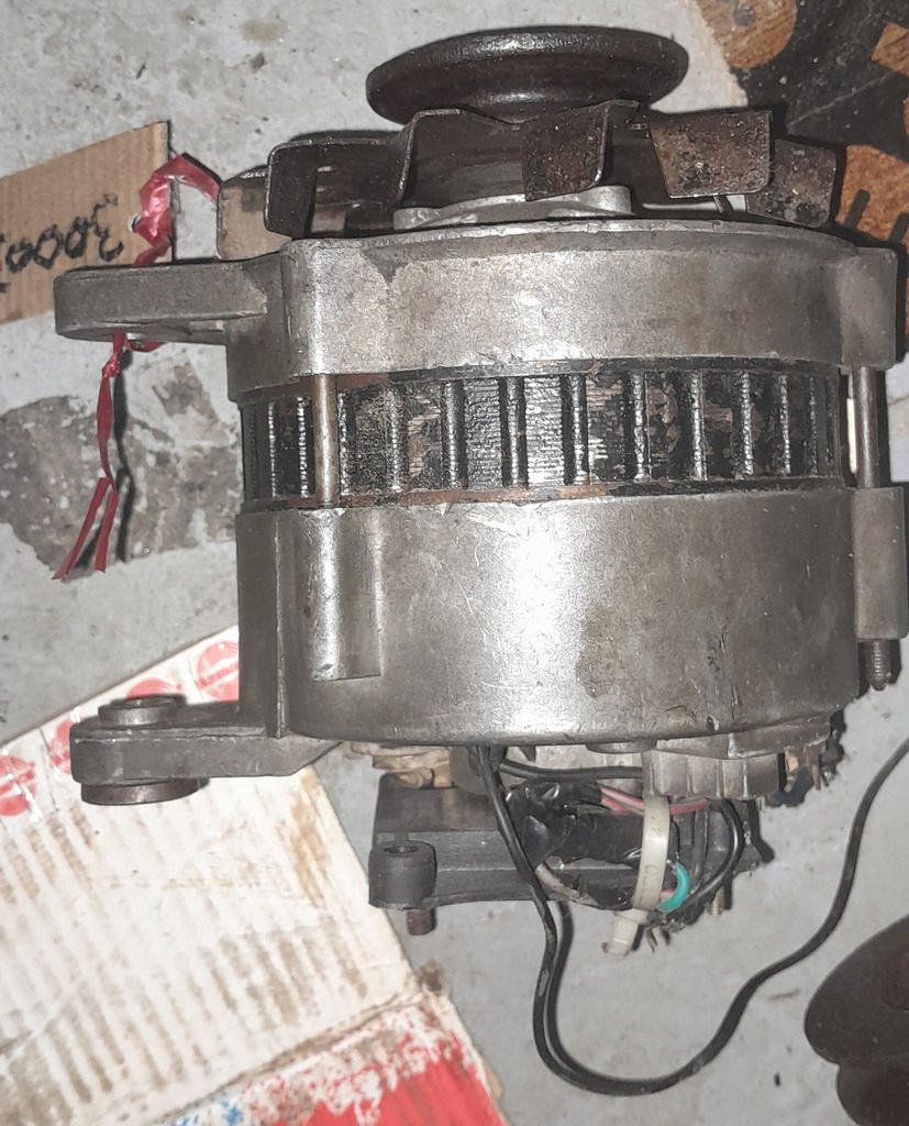 (R) Alternator (C)