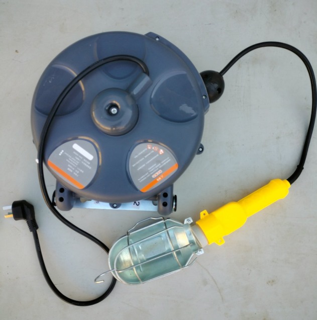 Working Light With Retractable Cord Reel (5853) 15Mtr