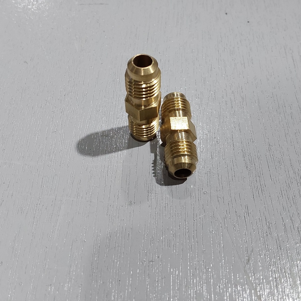 Flare Union 1/4", Brass