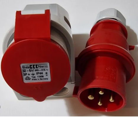 [9517] Surface Mounted Socket With Plug 32A-6H/380-415V-3P+